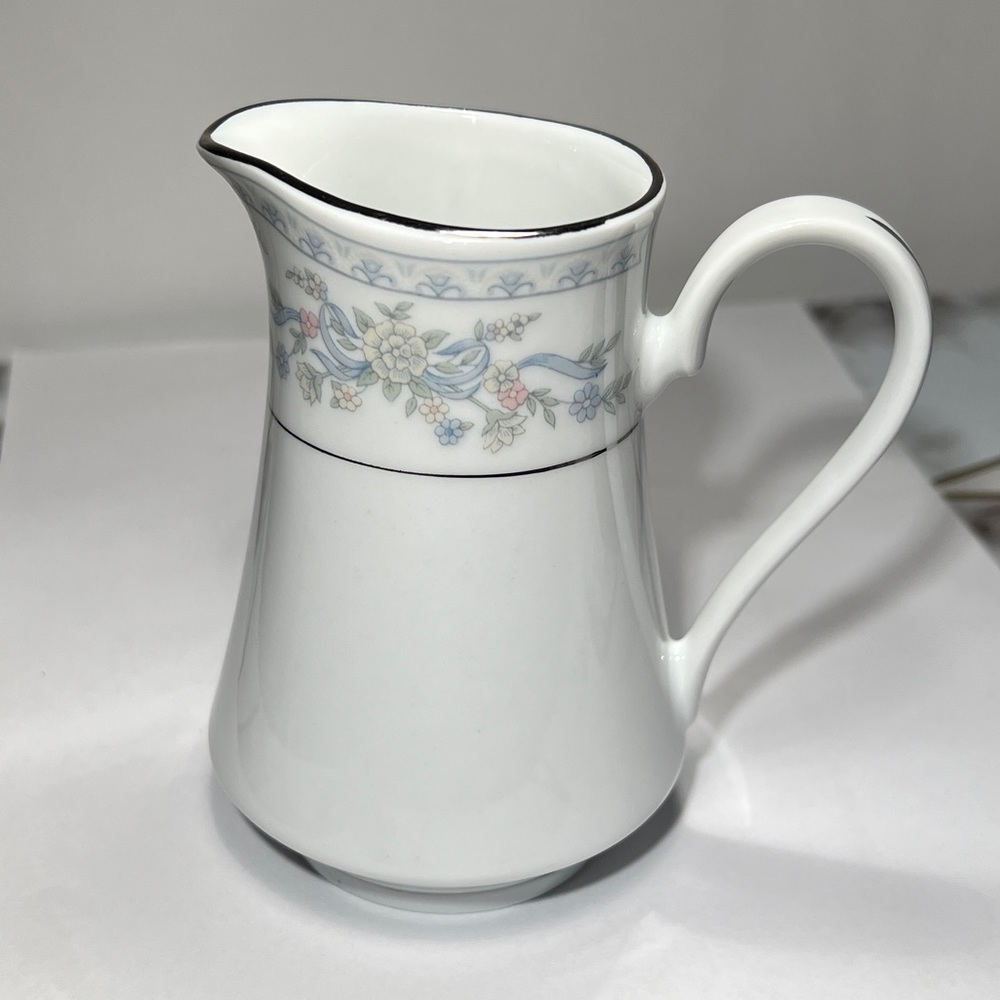 Somerset By Excel Retired Porcelain 4.5” Creamer Gold Trim Replacement Piece EUC